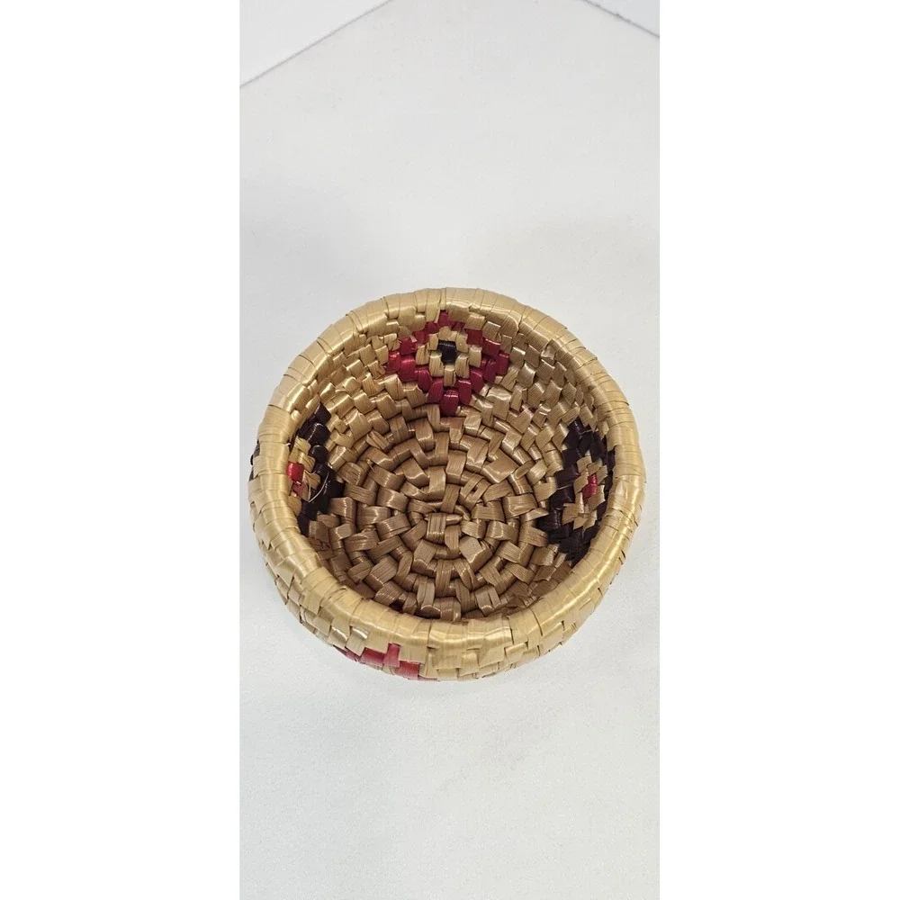 Handmade Wicker/Raffia Lidded Basket Small Round Jewelry Trinket Storage‎
